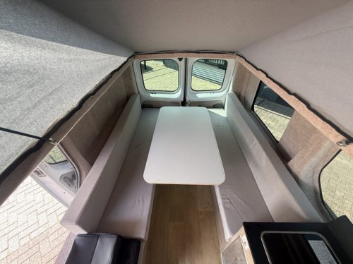 Renault traffic bus camper professionally converted pop-top air conditioning cruise control 2 berths awning Thule photo: 11