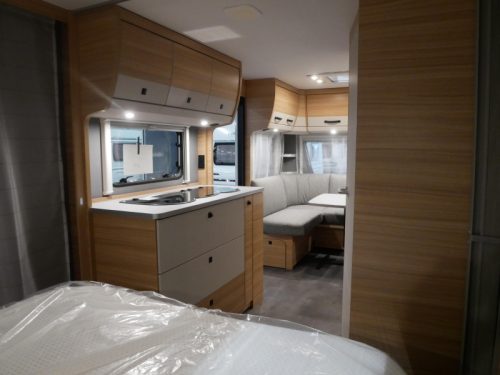 Dethleffs Summer Edition 530 DR U-shaped dinette + French bed  photo: 17