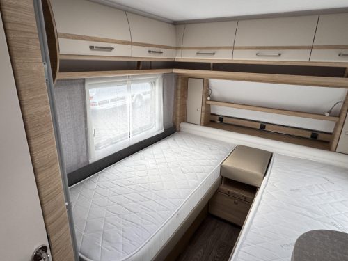 Fendt Bianco Selection 465 TG Single beds - Awning photo: 9