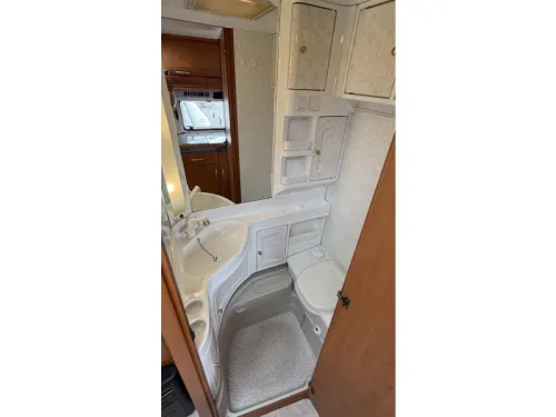 Hobby Excellent 470 UF lit travers&eacute;e photo toilettes: 5