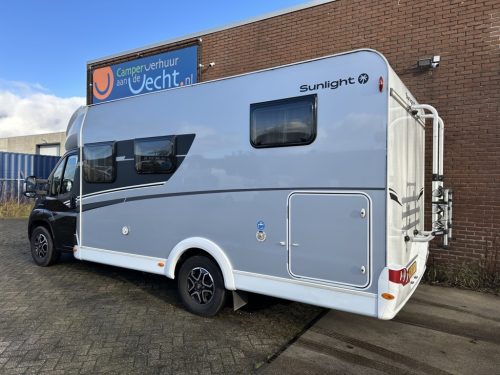 Sunlight T67S Automatic Adventure Single Beds photo: 6