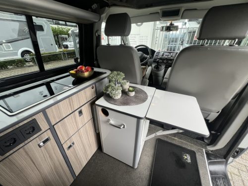 VOLKSWAGEN TRANSPORTER WESTFALIA BUILT-IN POP-TOP ROOF 1ST OWNER photo: 8