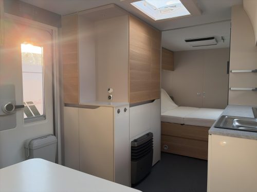 Adria Adora 613 UL Mover/Airco/Floor heating photo: 11