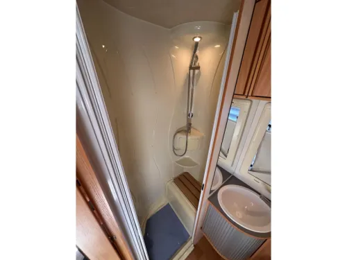 Adria Coral 660 SL 160HP Single beds Air conditioning  photo: 10