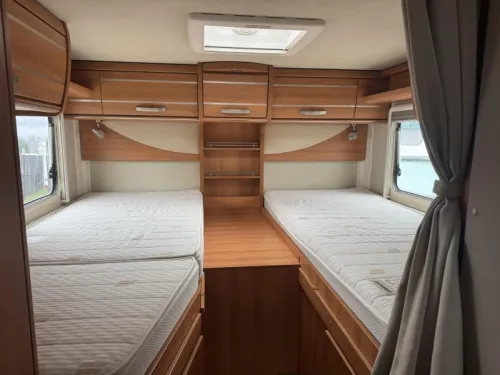 Hymer Exsis-T 588 EX With single beds & Air conditioning photo: 20