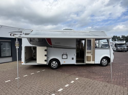 B&uuml;rstner Lyseo T 690 164 CV camas individuales+cama elevable toldo puerta mosquitera portabicicletas panel solar antena el&eacute;ctrica TV remis plisado garaje grande foto: 3