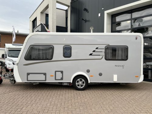 Eriba Nova Light 442 L&auml;ngsbetten, Rangierhilfe, Vorzelt  Foto: 18