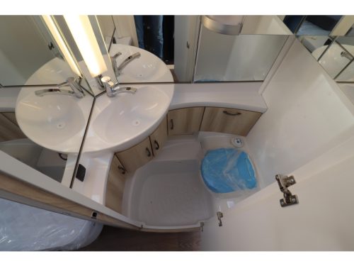 Hobby De Luxe 460 LU MODEL 2027 - 761  photo: 12
