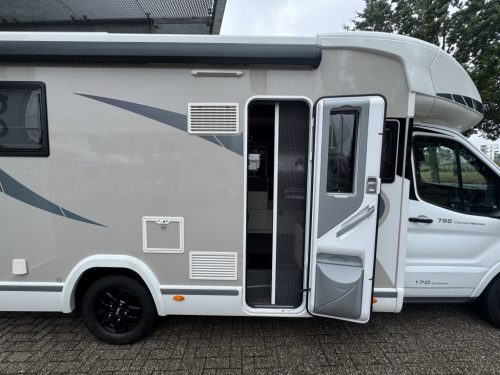 Chausson Titanium 788 QUEEN BED+POP-TOP ROOF+F2F AUTOMATIC EURO6 photo: 10