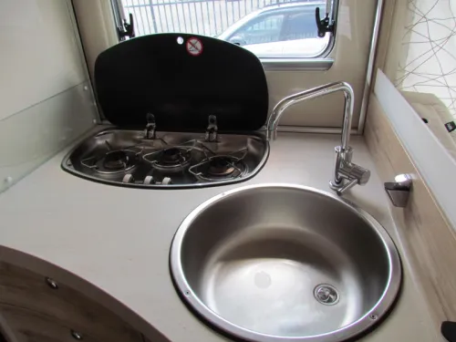 Eura Mobil Profila RS 695 EB L&auml;ngsbett, Hubbett, Automatik Foto: 5