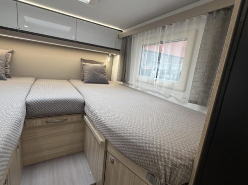 Adria Compact DL Supreme Automaat 180PK Enkele Bedden Zonnepaneel foto: 21