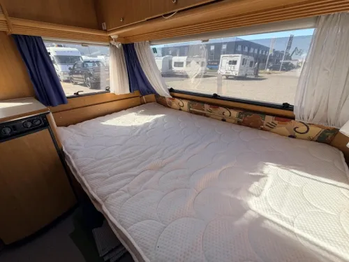 Dethleffs Family 490 TK Family Caravan with awning photo: 2