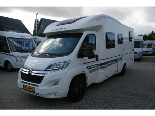 Adria Matrix M 670 SL Einzelbetten, Hubbett.  Foto: 2