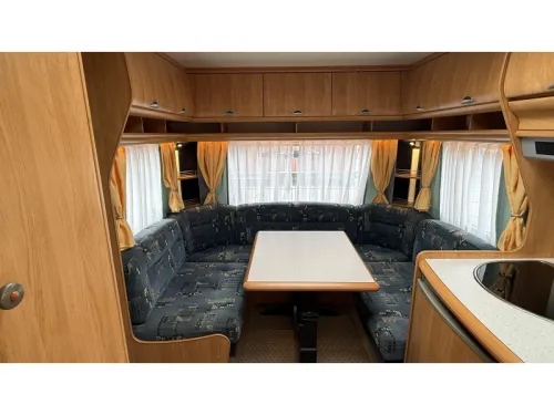 Hobby Excellent Easy 460 UFE French bed dinette toilet photo: 1