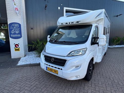 Laika Kosmo 212 leveling system queen bed 7m photo: 3