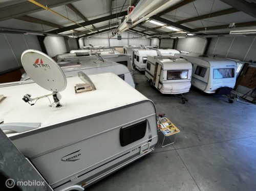 Knaus Eifelland Holiday super neat transverse bed cassette awning photo: 11