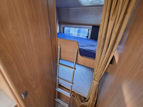 Challenger Genesis 43 6 berths with bunk bed EU4  photo: 8