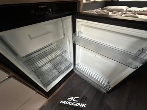Knaus Sport 450 FU FRENCH BED FLOOR HEATING photo: 6
