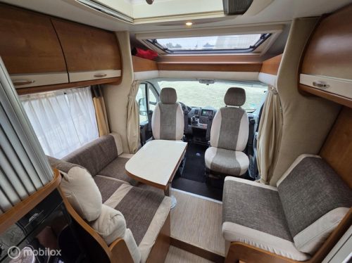 RAPIDO 690F 2010 131pk &acirc;Airco, Solar, Queensbed, Trekhaak&acirc; foto: 11