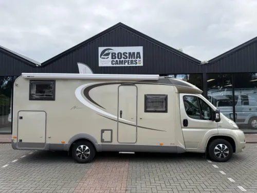 B&uuml;rstner Nexxo T 715 Top-Aufteilung Garage 2012 Foto: 7