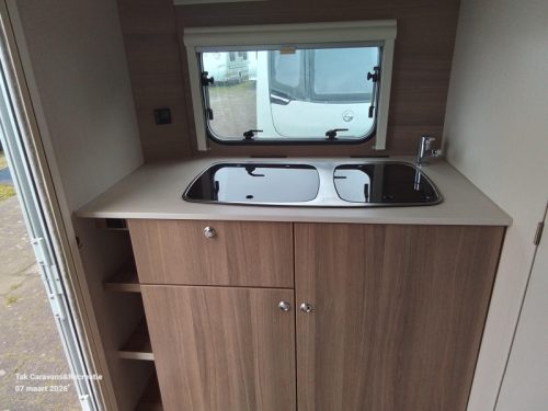 Dethleffs C'Joy 420 QSH Complete with transverse bed photo: 4