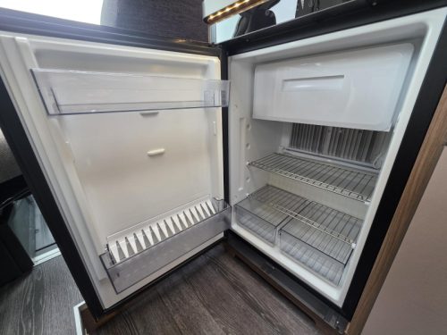 Knaus Van TI 550 MF Kompaktes 6-Meter-Franz&ouml;sisches Bett Foto: 6