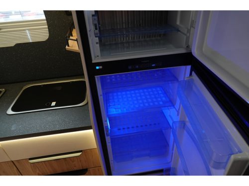 Bavaria T696S 2.3 140Pk | 6-Person | Bicycle rack | Solar panels | Reversing camera photo: 12