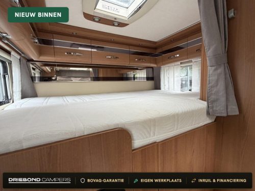 LMC Liberty Explorer 635G Lit transversal Lit escamotable Panneau solaire Store photo : 2
