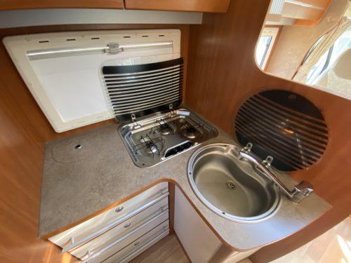 Challenger Mageo 118 large double bed photo: 4