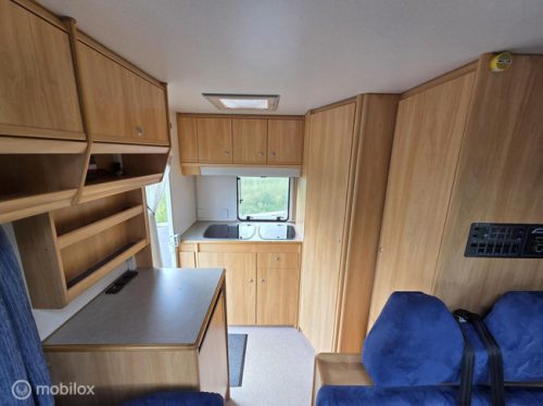 Knaus Eifelland 610 2.8TD 123 HP-Starter Motorhome-Towbar photo: 15