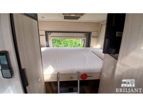 B&uuml;rstner Brevio T-646 .. camping-car unique hors r&eacute;seau photo : 18