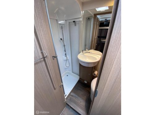CAPRON A361 Family Motorhome 6 berths photo: 17