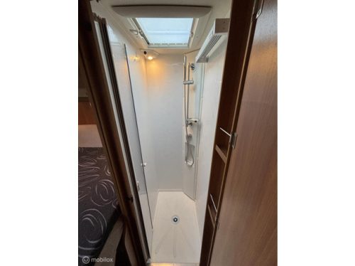 RAPIDO Le Randonneur 690F Fiat 2.3 131PS Euro 5 | Queensbed | Aparte douche/ wc | Garage | Airco | Cruise | Camera | Compact 7m | 66dkm foto: 5