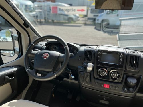 Hymer T 668 CL 3.0L, Low Single Beds photo: 14