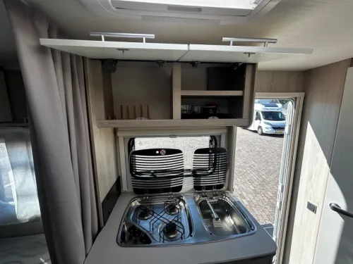 Caravelair Alba 390 Mover, Awning & Canopy photo: 15
