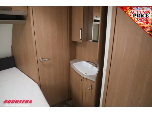 Knaus Sport 450 FU Middenkeuken Rondzit foto: 22