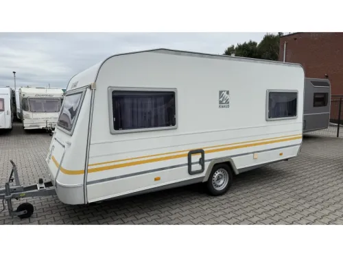 Knaus Sudwind 450 dinette transverse bed toilet photo: 13