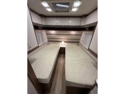 LMC Vivo 460 E 2 BETTEN RANGIERHILFE MARKISEN TOP  Foto: 17