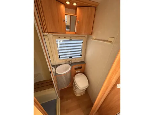 Adria Coral 660 SL 160HP Single beds Air conditioning  photo: 11