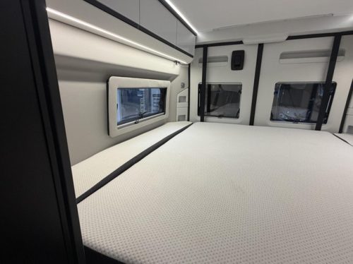 Adria 640 SGX Twin Supreme 9T-Automatic Lithium Inverter Solar Panel photo: 19