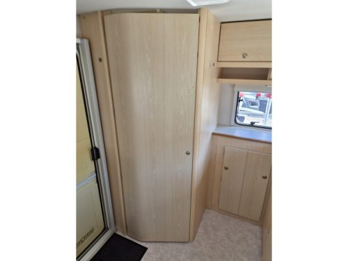 Kip Shuttle 41 EKL Mover-Awning-Bag awning photo: 13