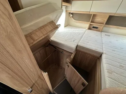 Hymer ML-T 580 -SEPARATE BEDS - AUTOMATIC photo: 15