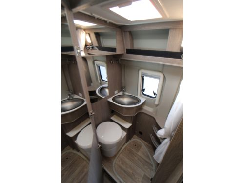 P&ouml;ssl Roadcruiser 640 Single beds - Automatic  photo: 22
