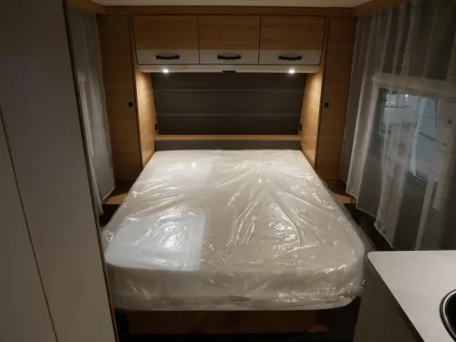 Dethleffs Summer Edition 530 DR U-shaped dinette + Queensbed photo: 12
