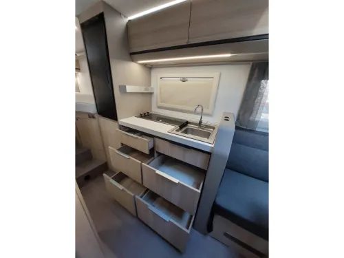 Adria Compact DL Single beds face2face  photo: 11