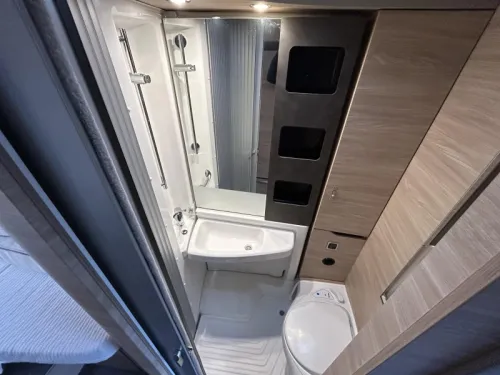 Knaus Van TI Man 650 MEG con sistema de nivelaci&oacute;n foto: 9