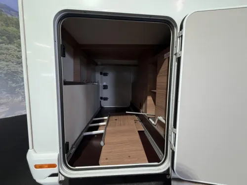 Knaus Van TI 650 MEG Automaat / Levelsysteem  Foto: 15