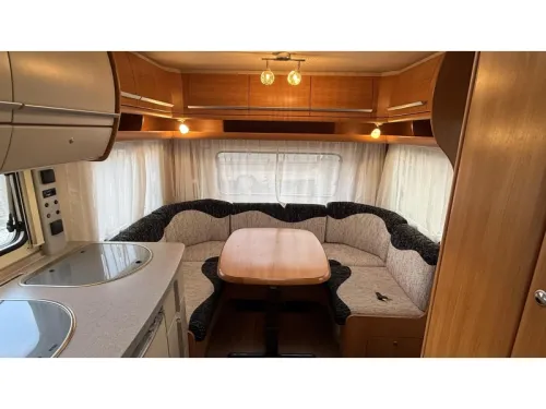 Fendt Saphir 470 TF French bed dinette toilet photo: 2