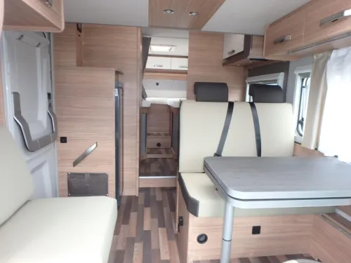 Weinsberg CaraSuite 700 ME Foto: 10