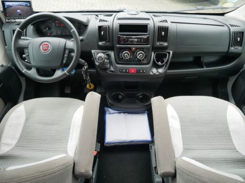 CAPRON Orangecamp T700, Spacious layout, Transverse bed, XL Garage photo: 3
